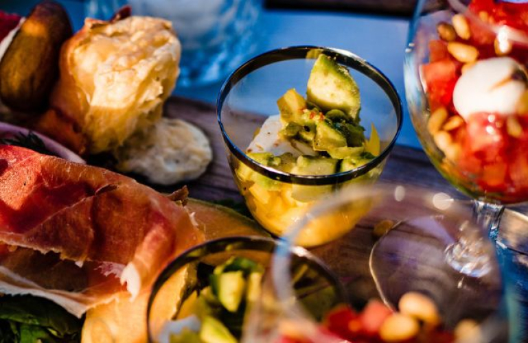 hapjes catering Watergoed evenementenlocatie zakelijk en particulier