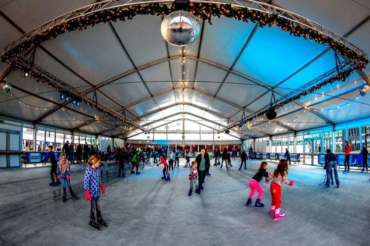 TIjdelijke overdekte schaatsbaan 