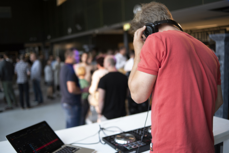 Feest met DJ bij evenement locatie Utrecht 