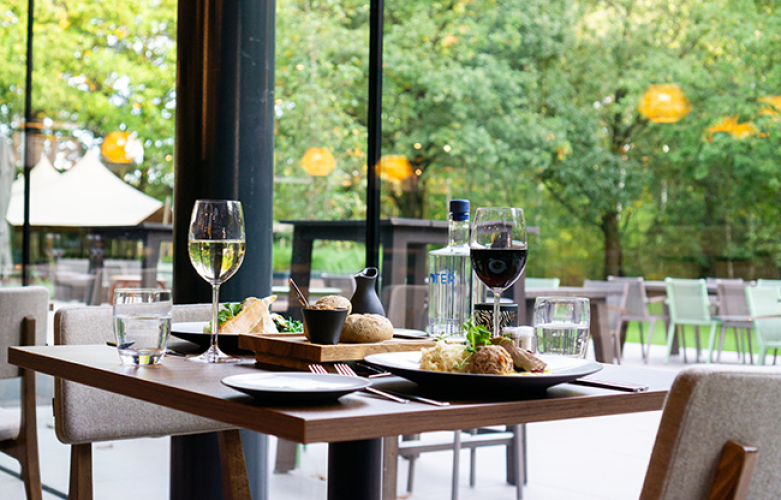 KonneKt restaurant, bar & lounge