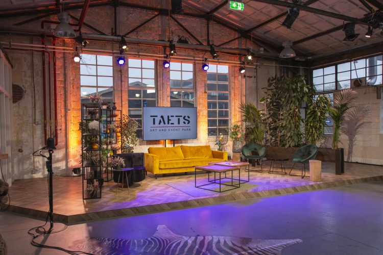 Yada Yada Livestream Studio