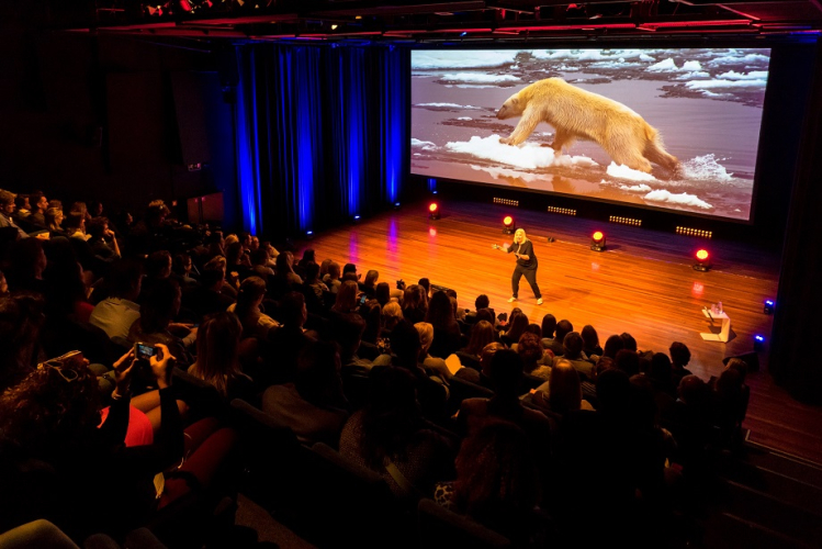 Kleine Zaal | plenaire zaal 212 zitplaatsen