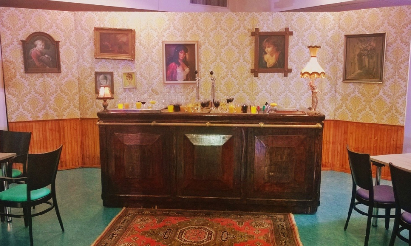 Bruin cafe decoratie