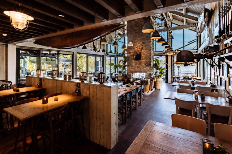 Papa's Beach House - Blue Marlin restaurant