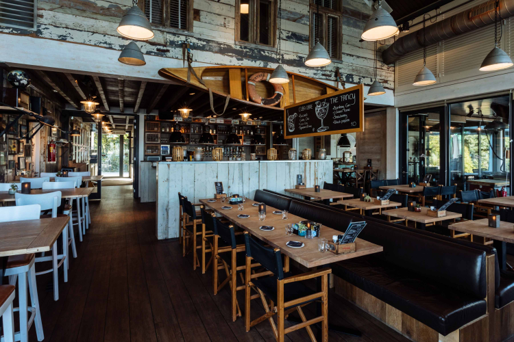 Papa's Beach House - Blue Marlin restaurant