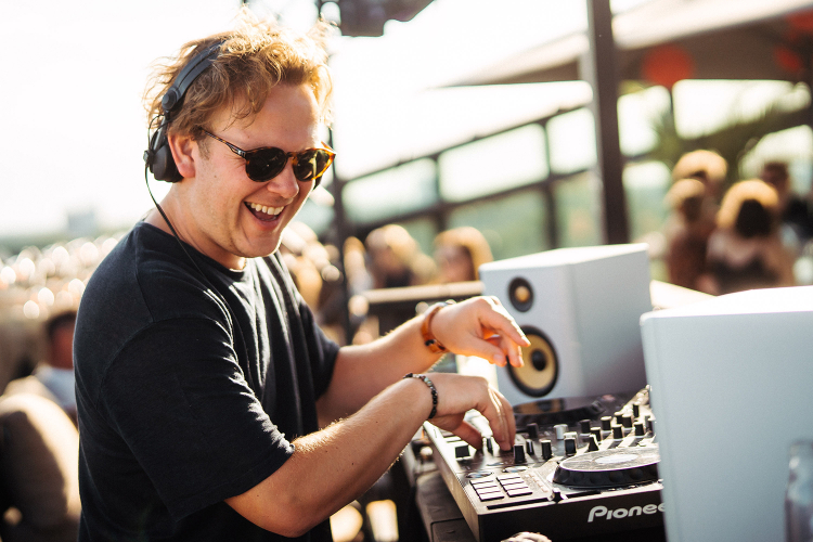 In House DJ