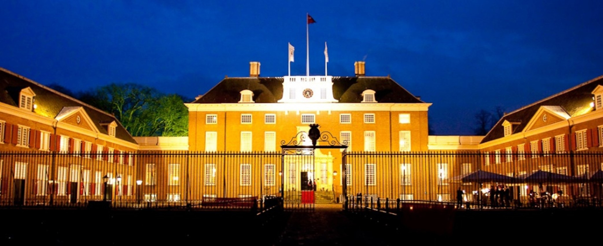 Slot Zeist by night