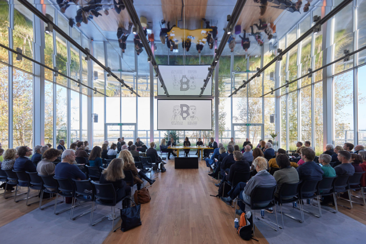 Coert, 6e etage, theateropstelling 