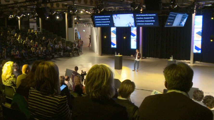 Live Media video registratie met internet streaming en weergave op LED schermen