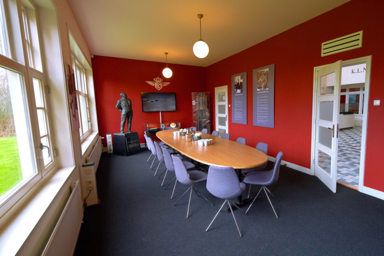 De Plesman salon