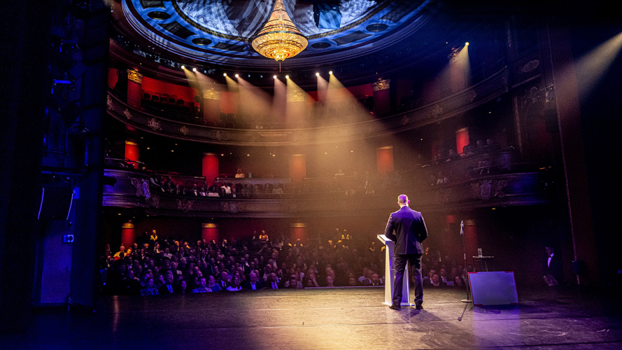 Stadsschouwburg Haarlem: jouw gasten toespreken vanaf het podium 