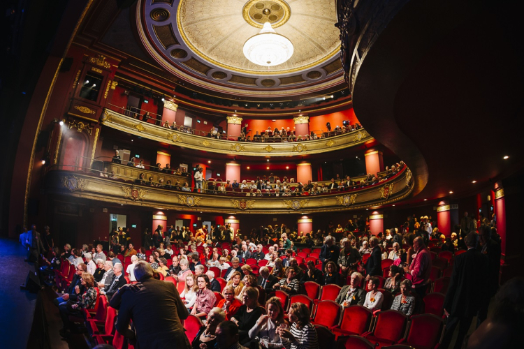 Historische theaterzaal van Stadsschouwburg Haarlem 