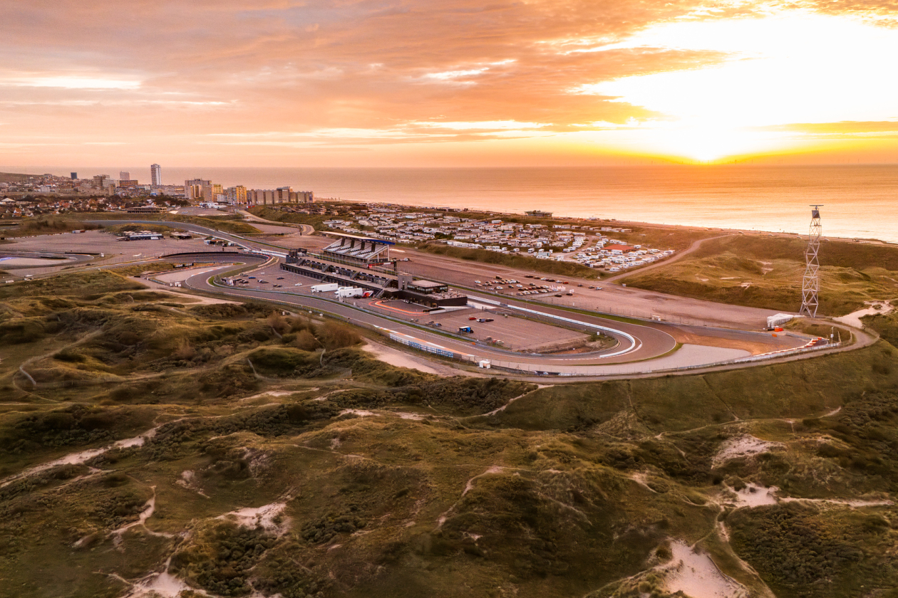 Circuit Zandvoort met ondergaande zon