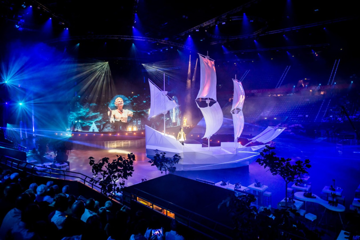 Unlimited Productions schip op podium 