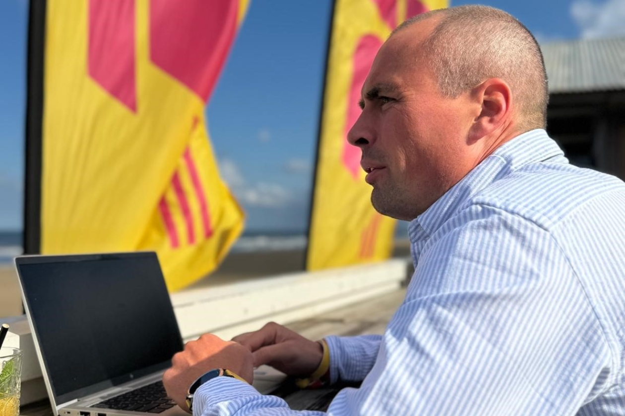 Momice - DHL