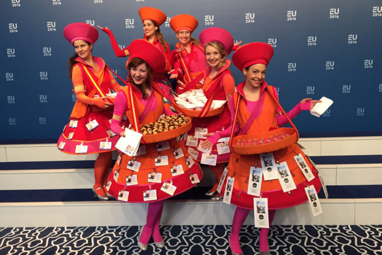 Netwerkspellen met de actrices van Perfect Match