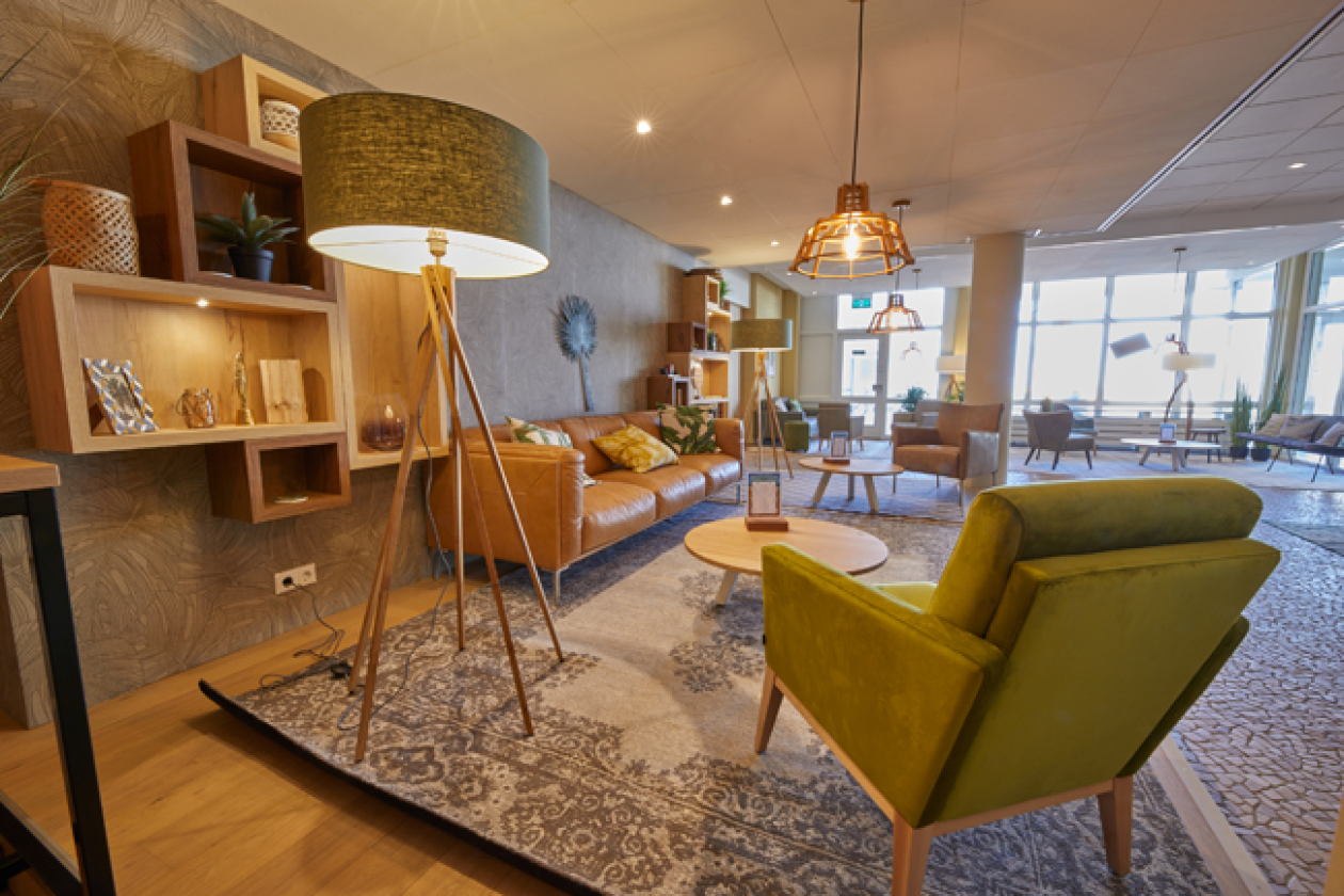 Vernieuwde lobby Strandhotel – bij Center Parcs Park Zandvoort 