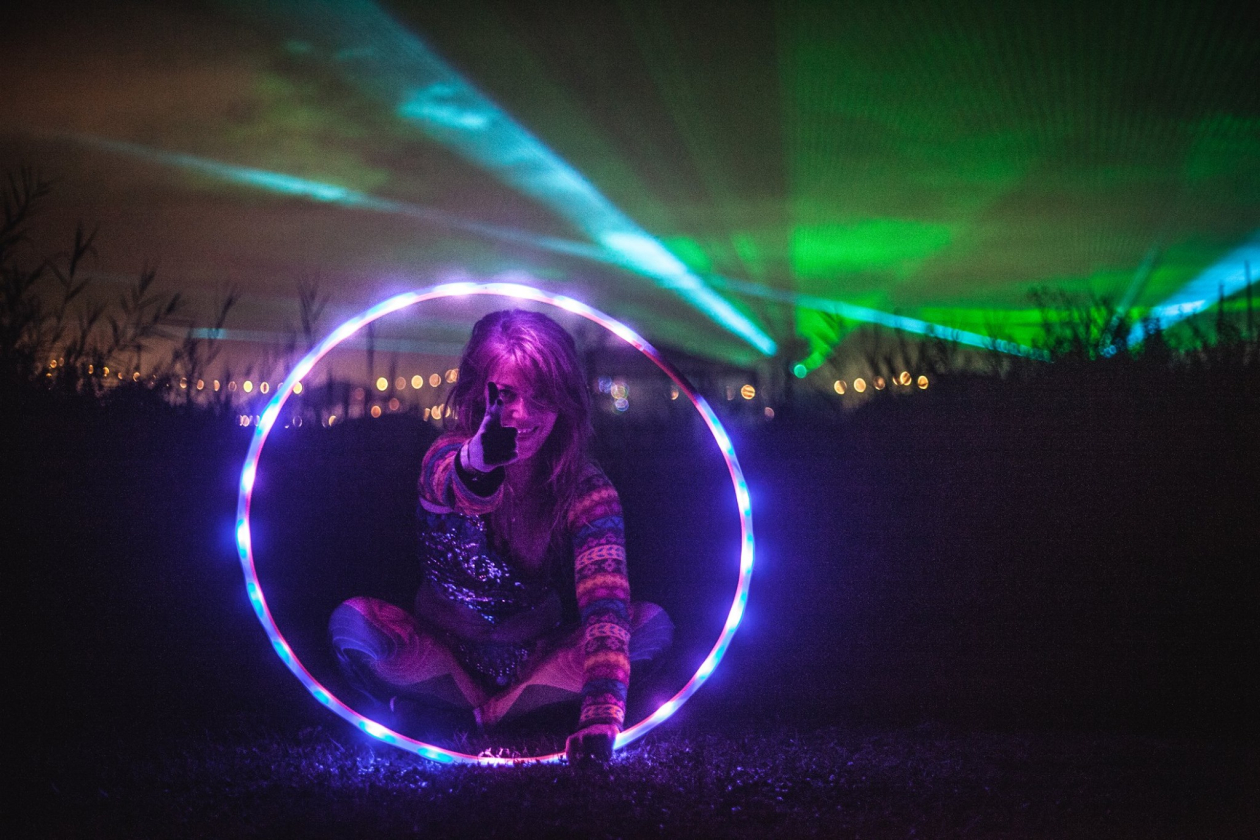 ledhoepelshow of ledhoepel area hoelahoep show hoepel performer led artiest