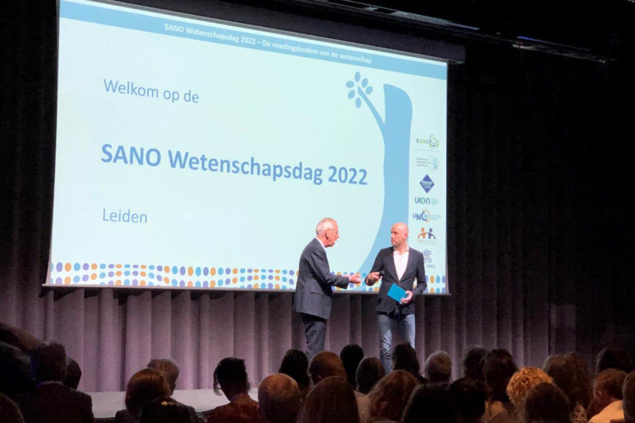 Opening Wetenschapsdag met Prof. dr. Wilco Achterberg (voorzitter UNC-ZH) en dagvoorzitter Johan Overdevest 