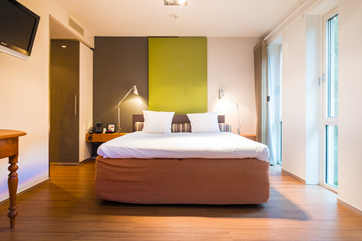 blooming Hotel