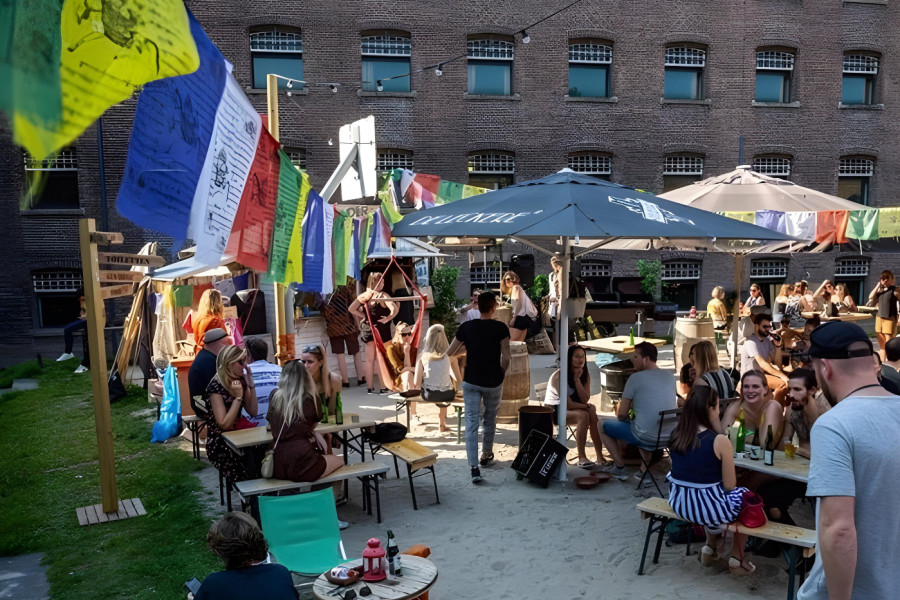 de lik borrel 
