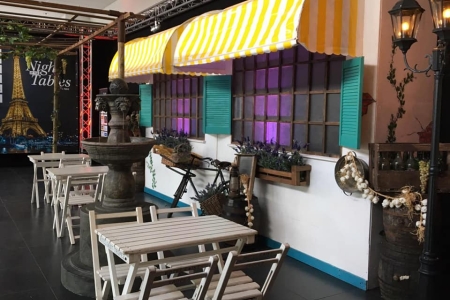 Mediterrane Bistro decor gevel huren