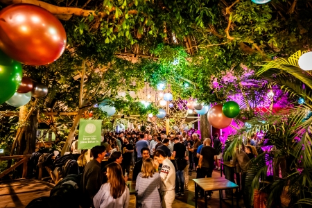 Feest in Market Dome 