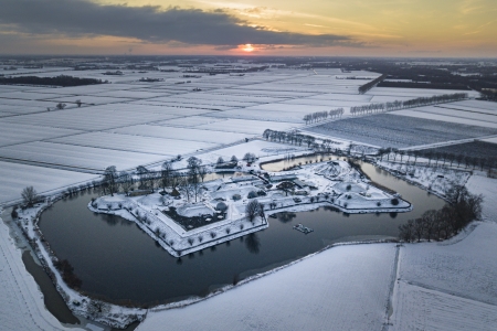 Forteiland in de sneeuw