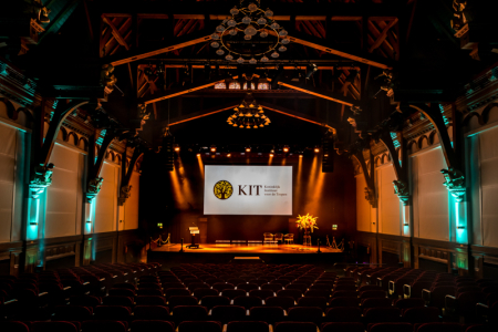Koninklijk Instituut voor de Tropen - Koningin Máxima Zaal met speciale verlichting