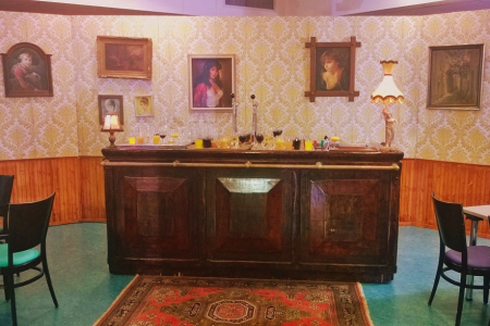 Bruin cafe decoratie