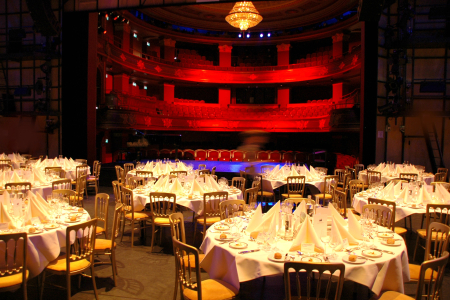 Stadsschouwburg Haarlem diner op het podium 