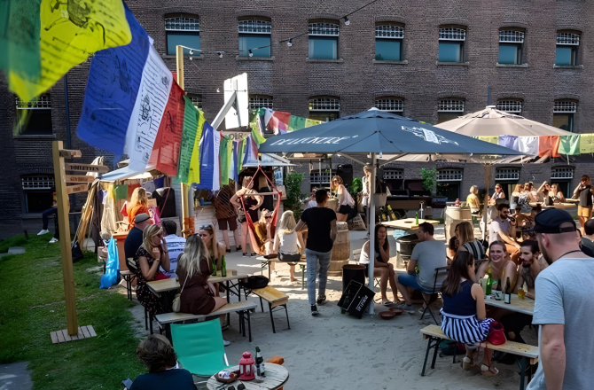 de lik borrel