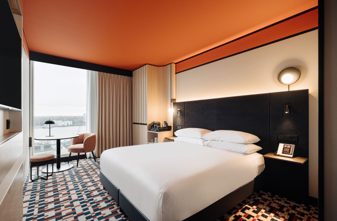 double tree hilton CS amsterdam