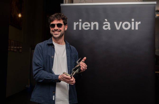 Karl meesters neemt award in ontvangst