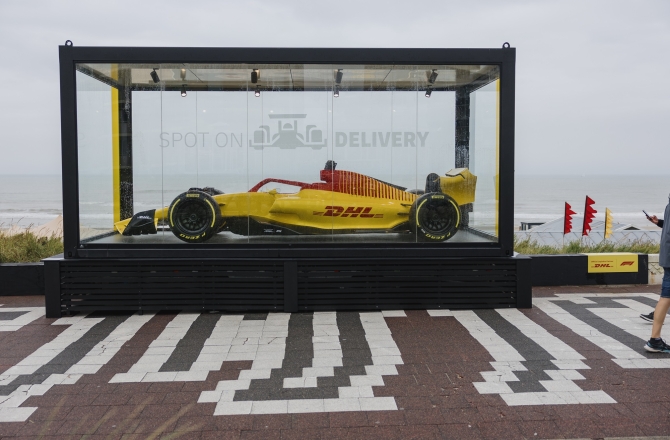 Momice - DHL