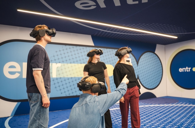 Mensen met VR bril