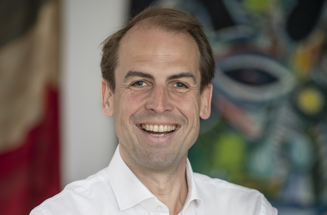 Portret Erik Peekel