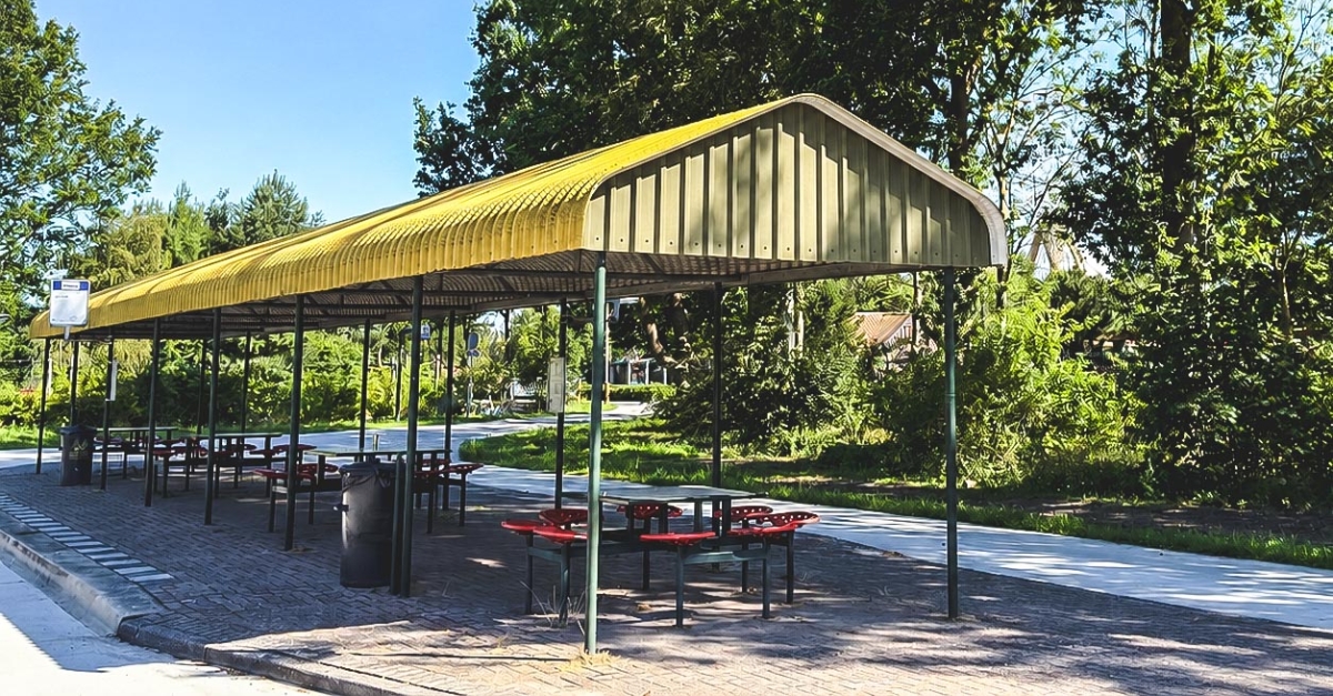 Met de bus naar het Wilde Westen: nieuwe zomerverbinding tussen Rheeze en Slagharen