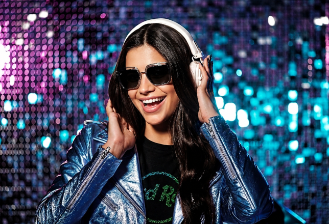 Hardrock café girl with headpones