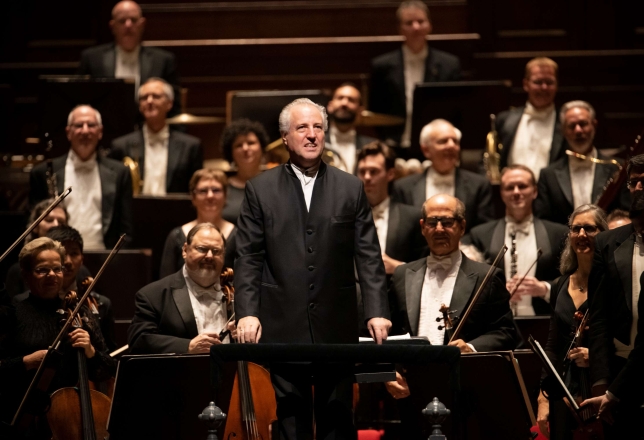 Manfred Honeck met het Pittsburg Symphony Orchestra in 2019 in Het Concertgebouw.