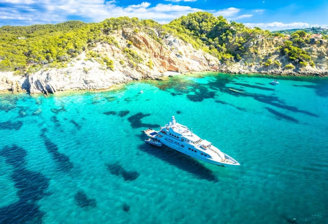 Yacht
