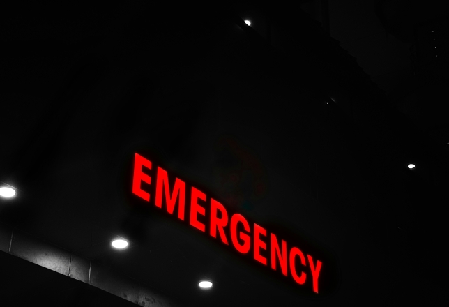 Bord met Emergency