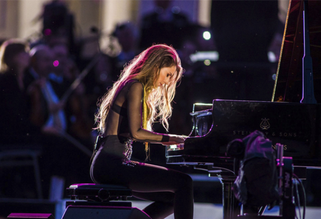 Openingsact pianiste Iris Hond